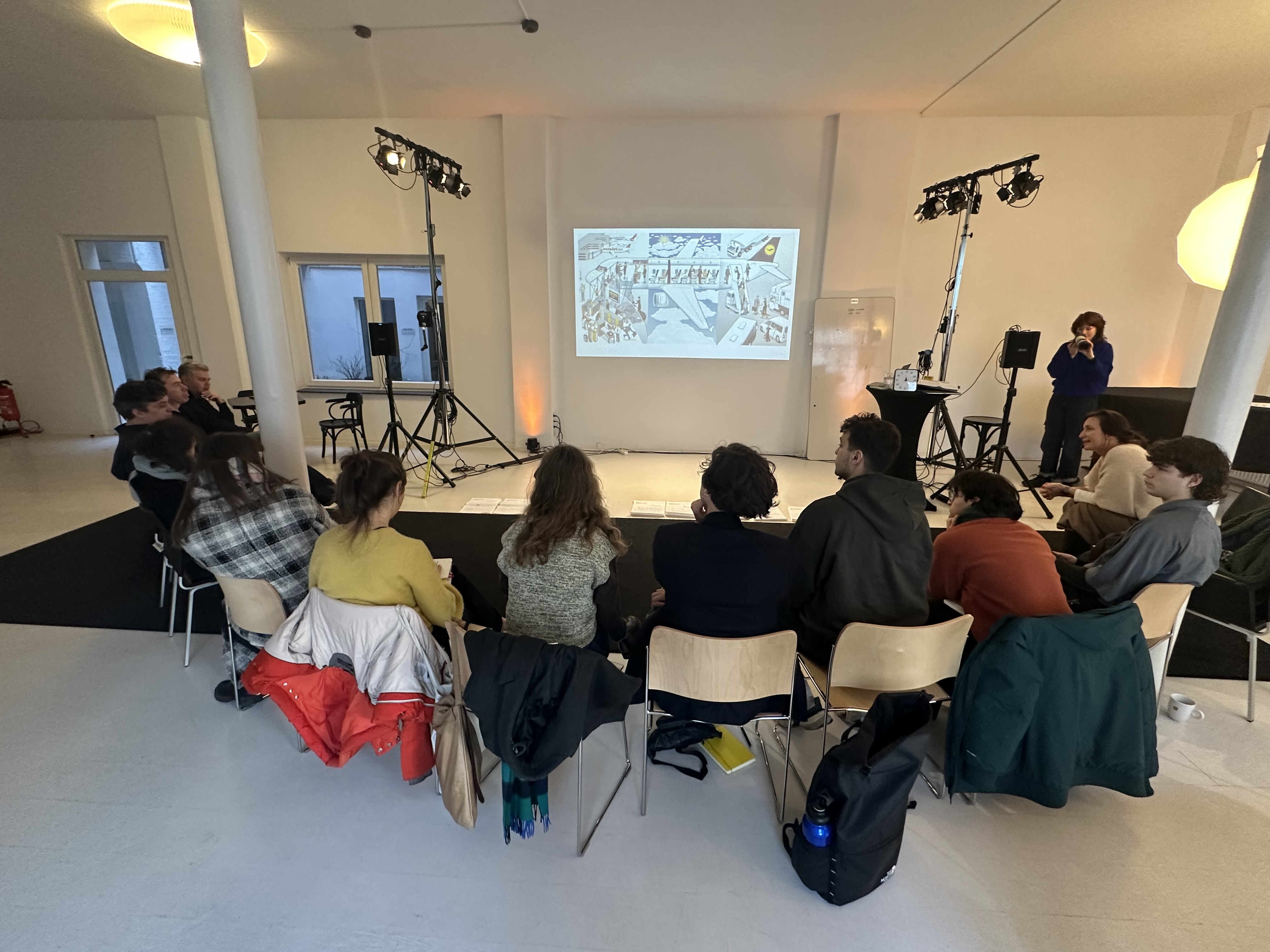 Brainstorming im Plenum mit den Akademist:innen